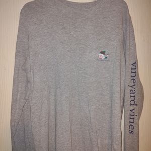 Vineyard Vine size XL